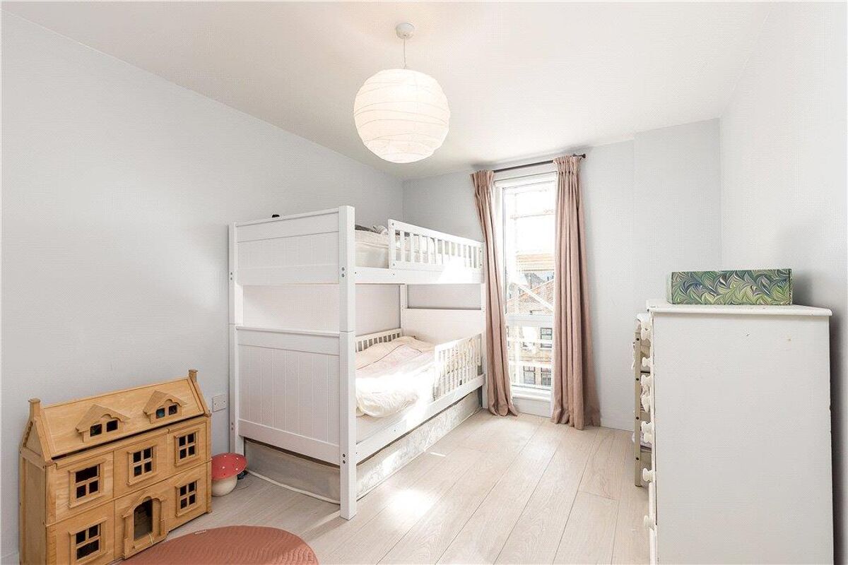 flat for sale in Wingate Square, Clapham, London, SW4 CPM190081