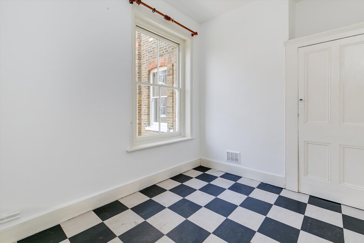 flat to rent in Clapham Mansions, Nightingale Lane, London, SW4