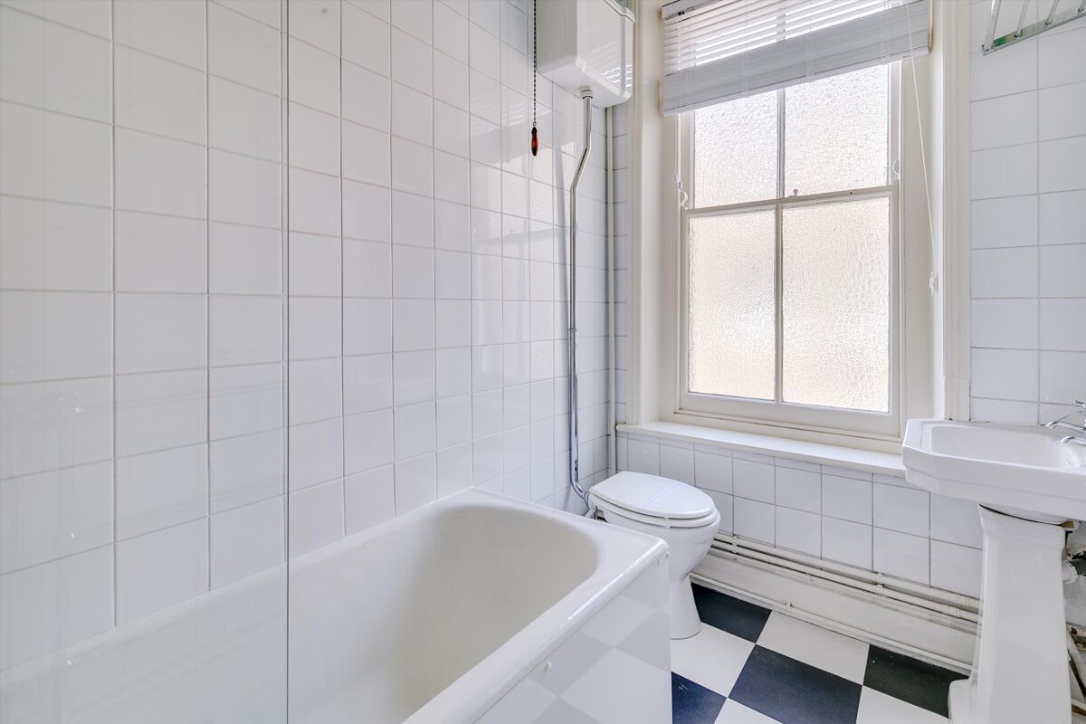 flat to rent in Clapham Mansions, Nightingale Lane, London, SW4