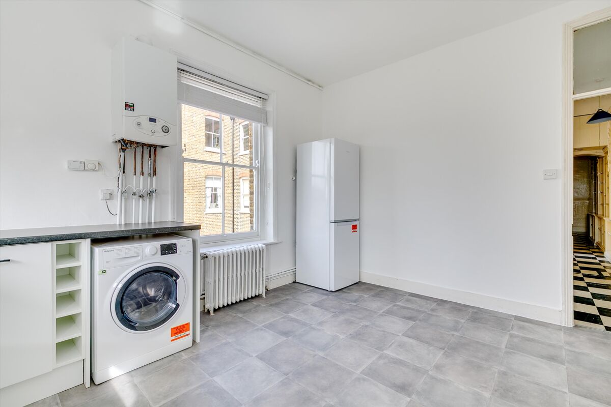 flat to rent in Clapham Mansions, Nightingale Lane, London, SW4
