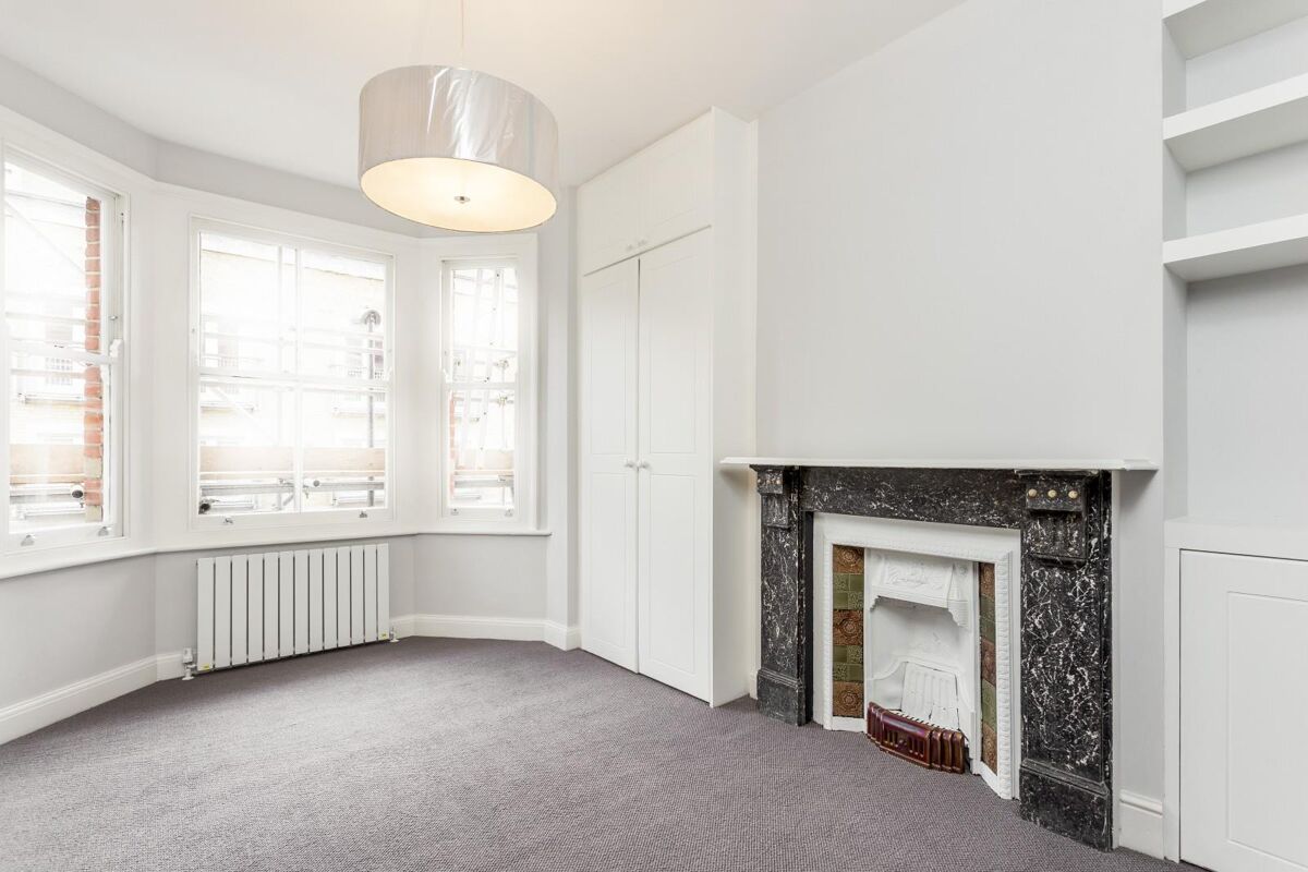 flat to rent in Bromells Road, Clapham, London, SW4 CPQ012134259