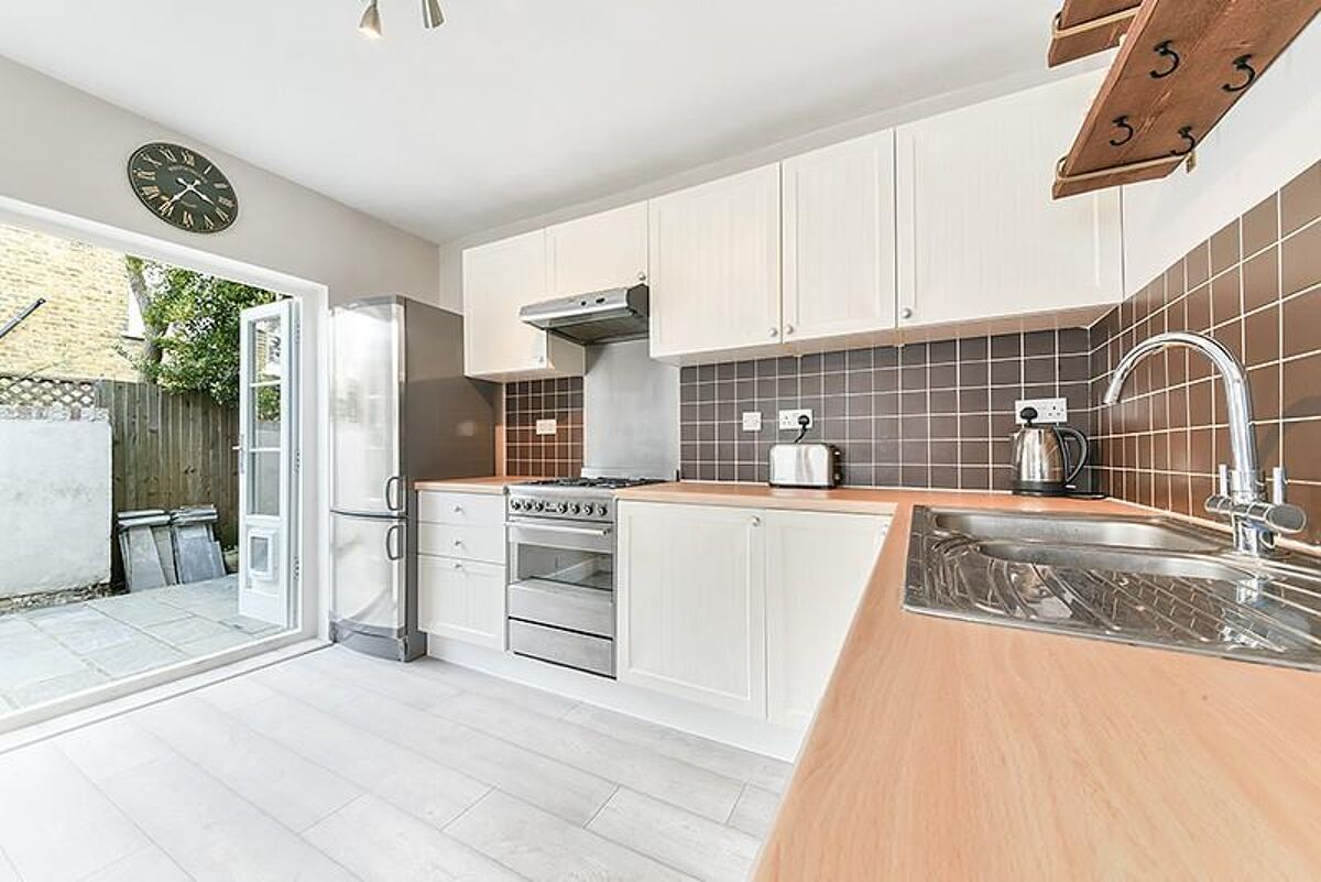 flat to rent in Netherford Road, Clapham, London, SW4 CPQ012136372