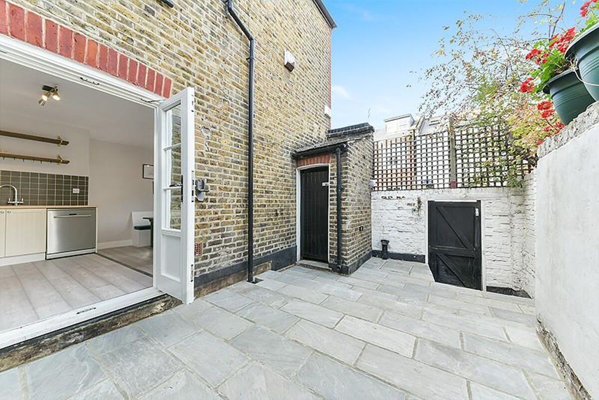 flat to rent in Netherford Road, Clapham, London, SW4 CPQ012136372