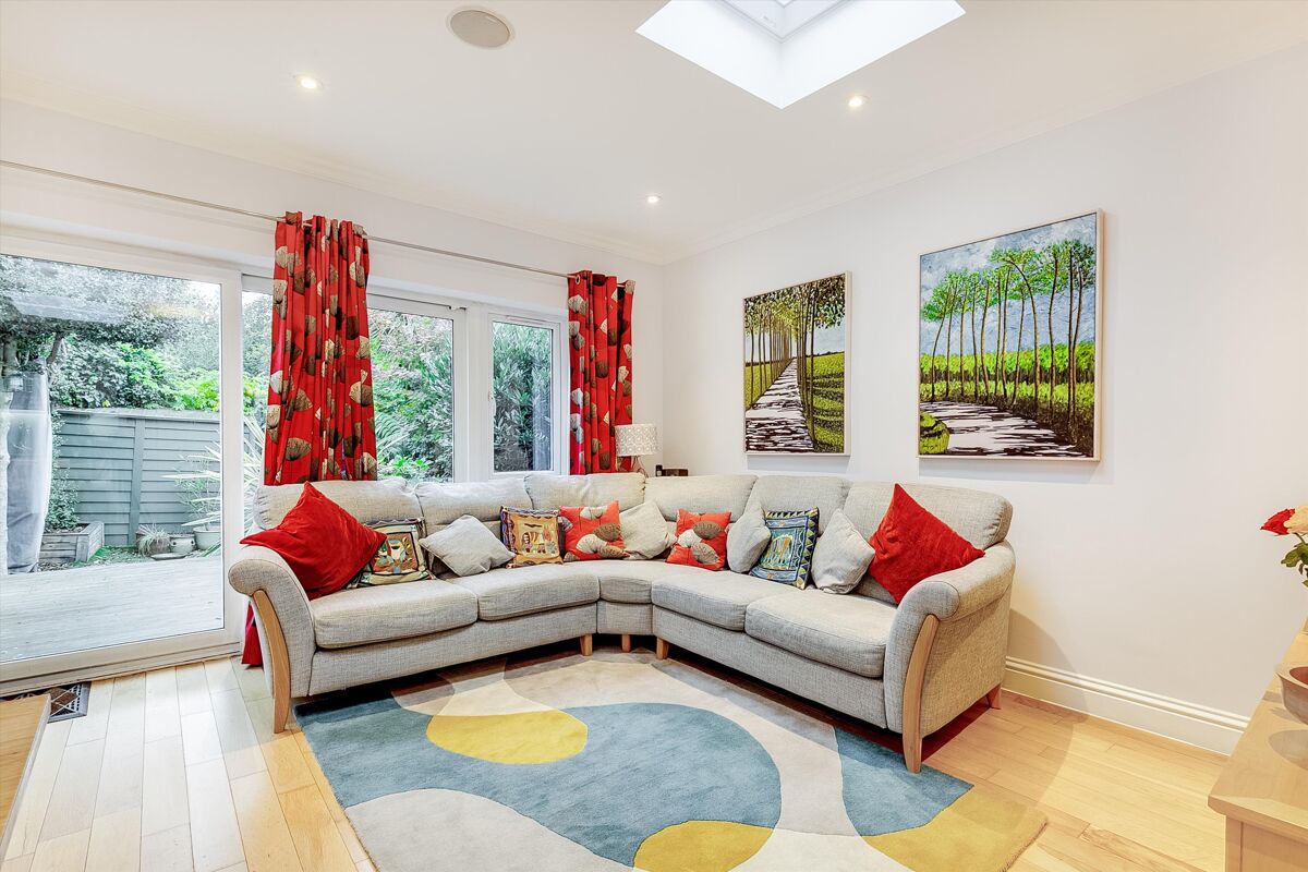 flat to rent in Balham Park Road, London, SW12 CPQ012143892 Knight