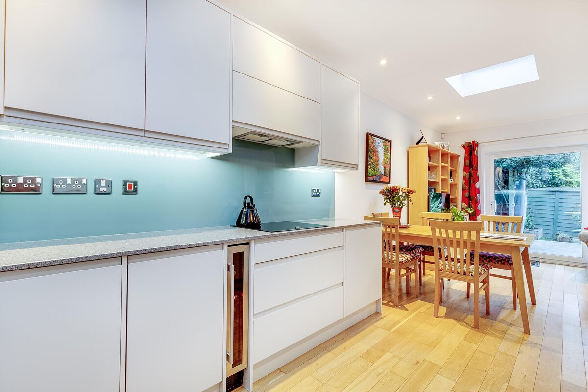 flat to rent in Balham Park Road, London, SW12 CPQ012143892 Knight