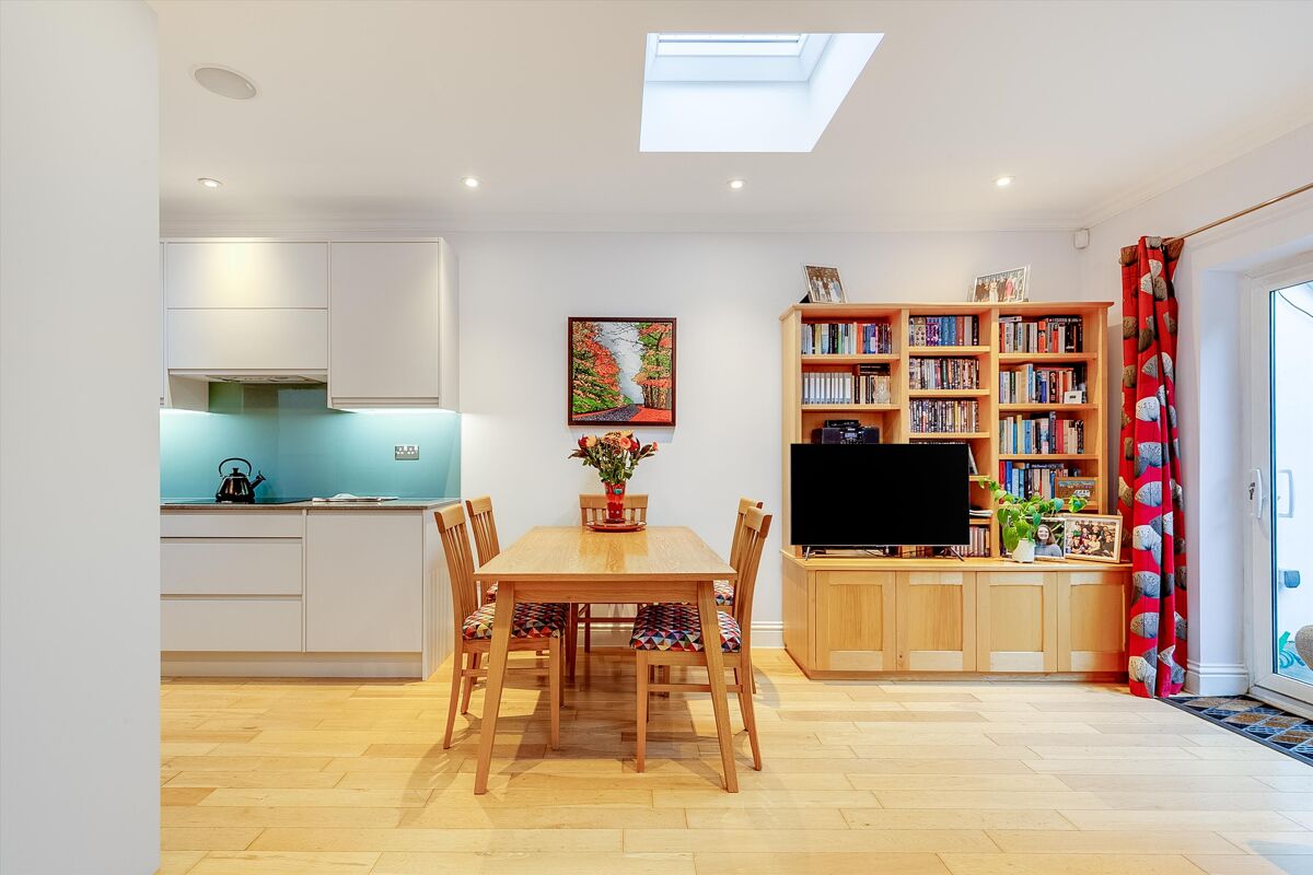 flat to rent in Balham Park Road, London, SW12 CPQ012143892 Knight