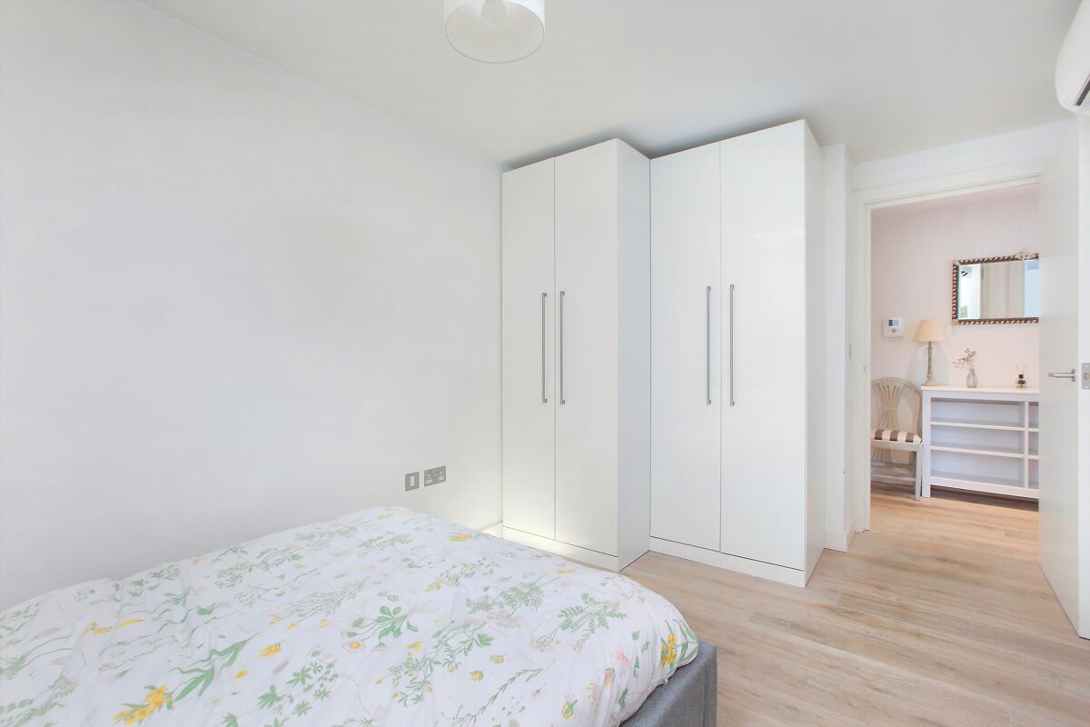 flat to rent in Putney Bridge Road, London, SW18 CPQ012158090