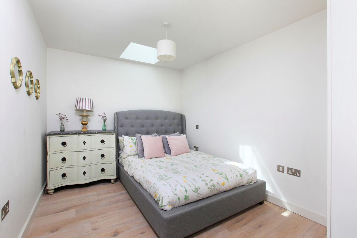 flat to rent in Putney Bridge Road, London, SW18 CPQ012158090