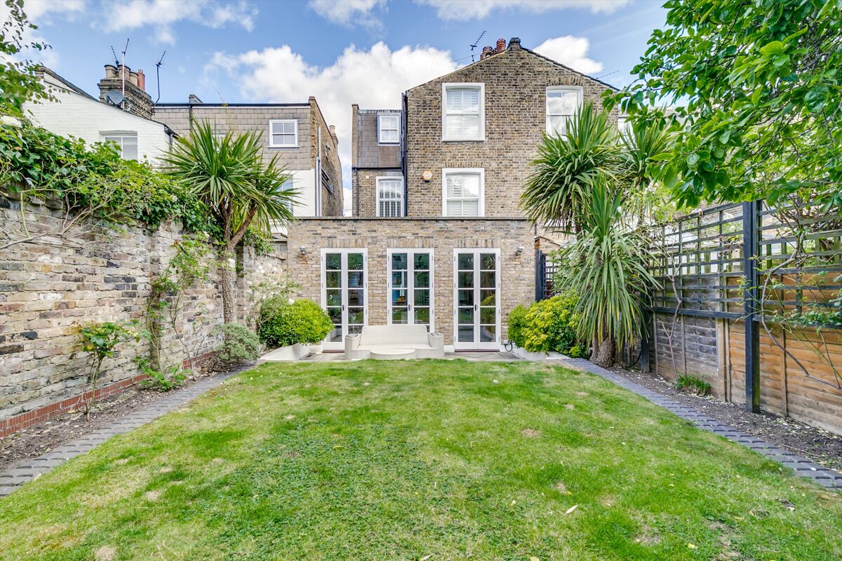 house to rent in Nottingham Road, Bellevue Village, Wandsworth Common