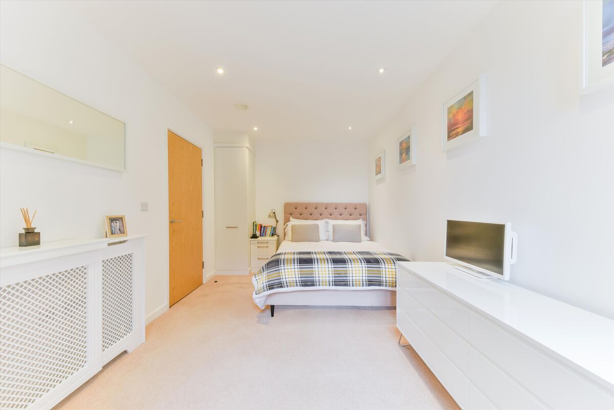 flat to rent in Balham Hill, London, SW12 CPQ012201767 Knight Frank