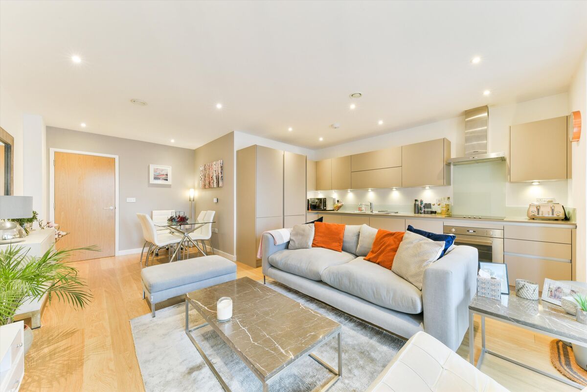 flat to rent in Balham Hill, London, SW12 CPQ012201767 Knight Frank