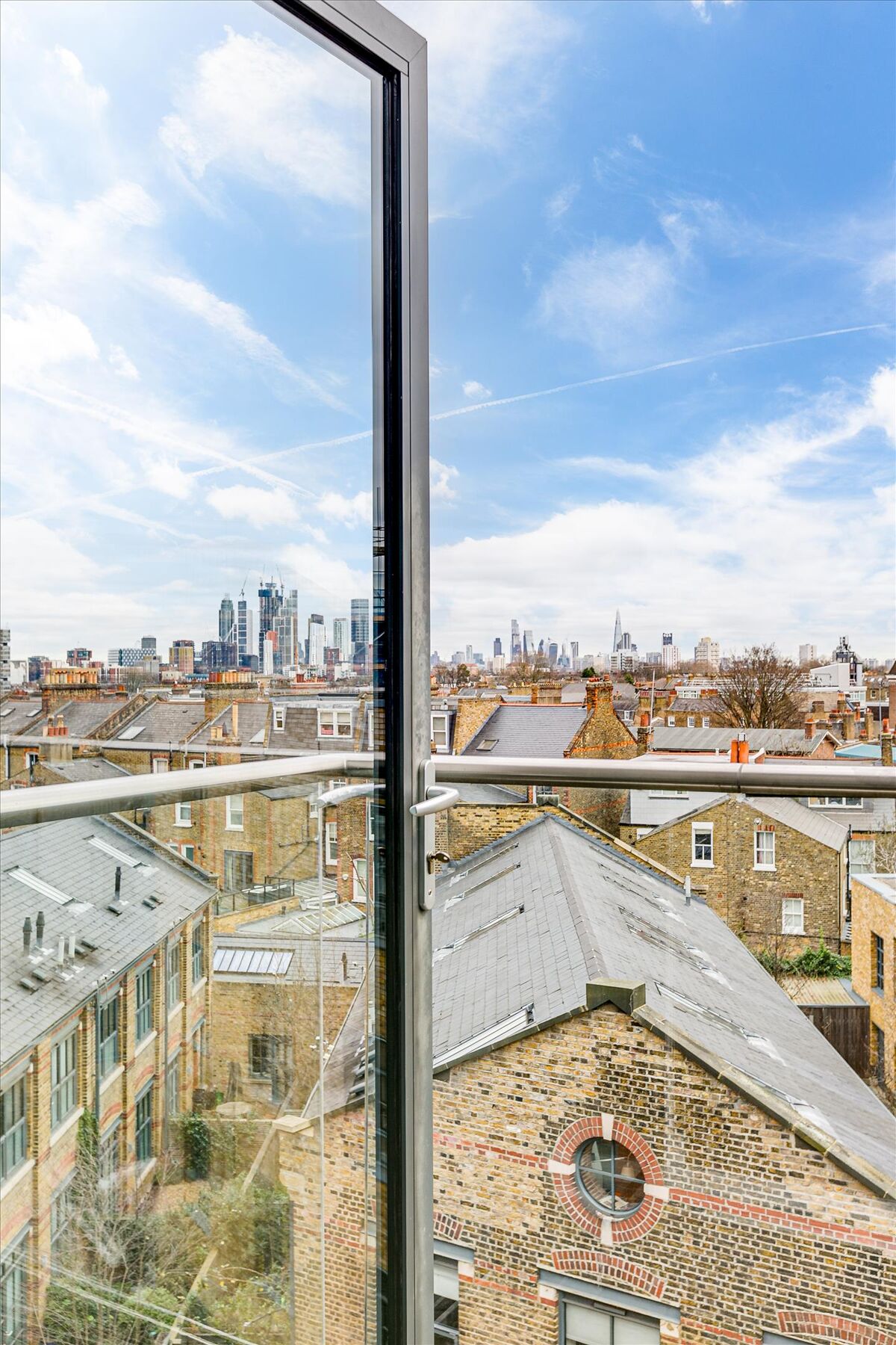 flat to rent in Macaulay Road, Clapham, London, SW4. CPQ012212224