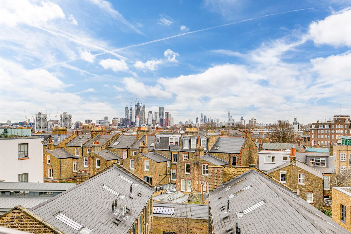 flat to rent in Macaulay Road, Clapham, London, SW4. CPQ012212224