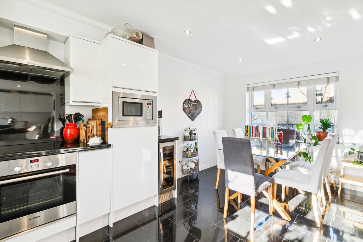 house to rent in Clarence Mews, Clapham South, London, SW12