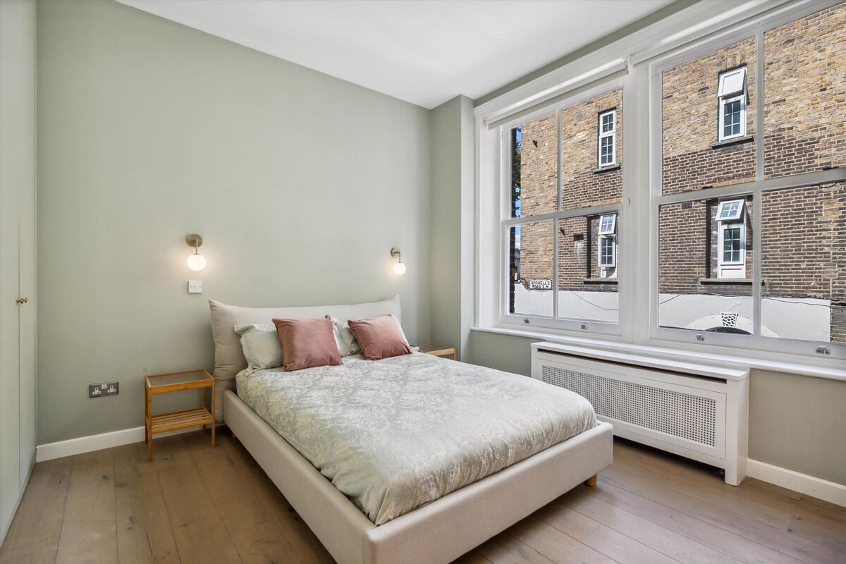 flat to rent in The Pavement, Clapham Old Town, London, SW4