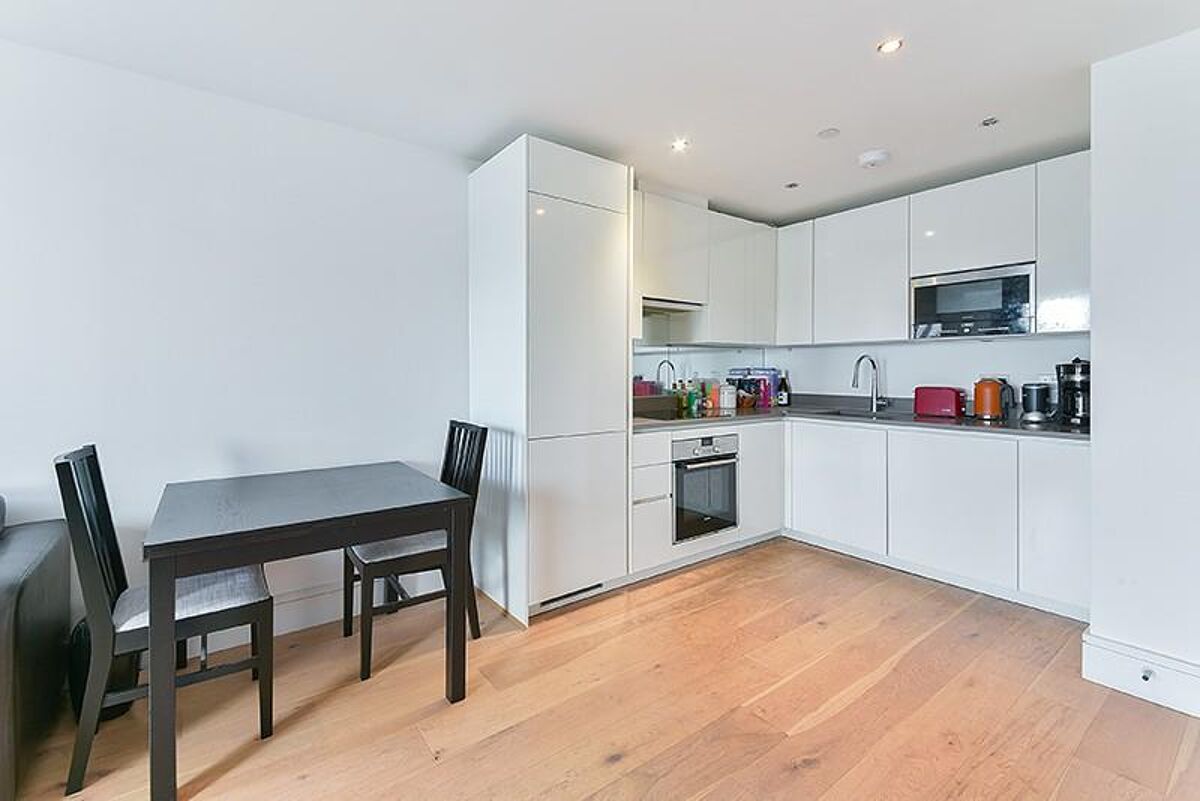 flat to rent in St Lukes Avenue, Clapham, London, SW4 CPQ012254349