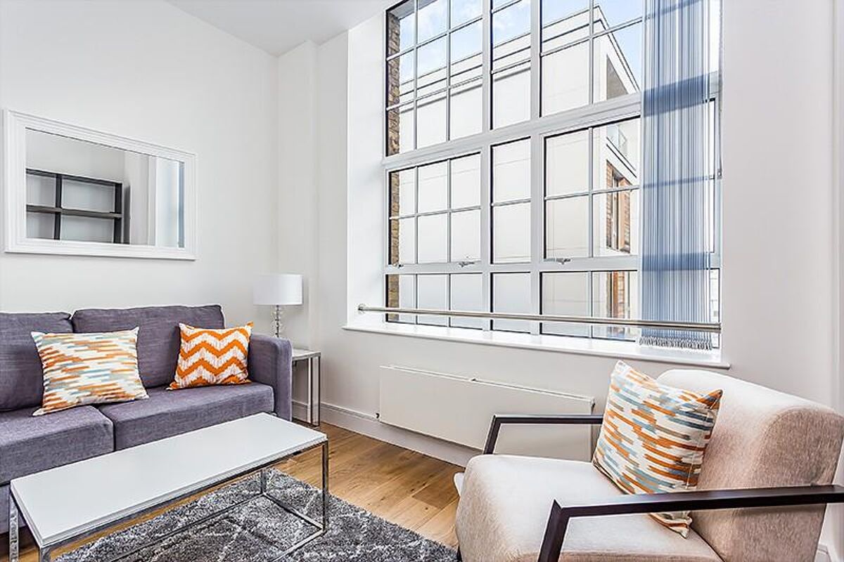 flat to rent in Clapham Road, Stockwell, London, SW9. CPQ012259567