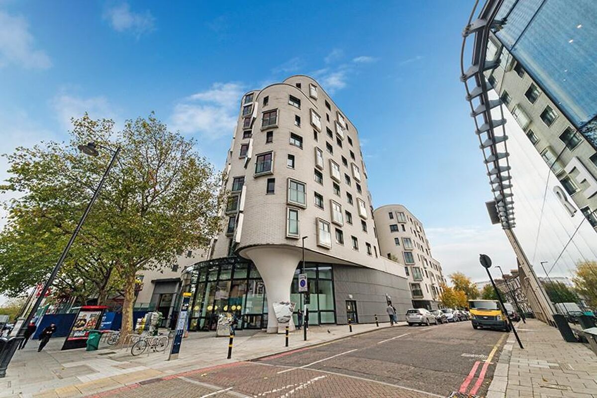 flat to rent in The Library Building, St Lukes Avenue, Clapham, London