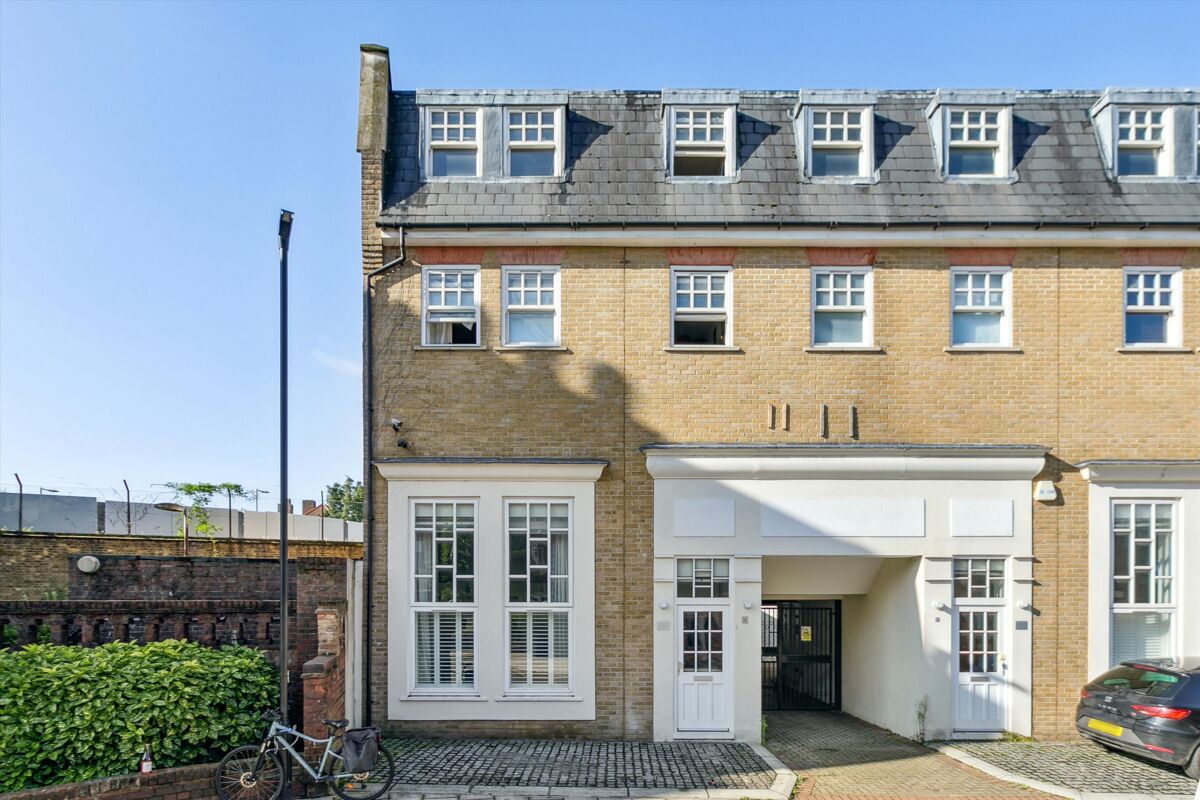 flat to rent in Nelsons Row, Clapham, London, SW4 CPQ012396633