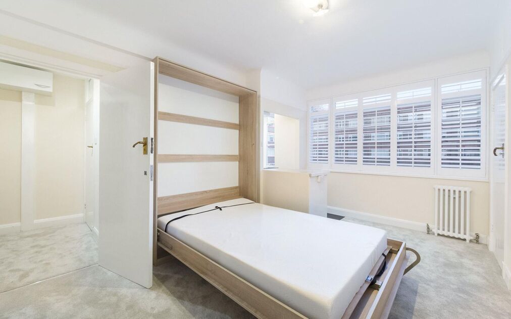 Image of Balham High Road, London, SW17.