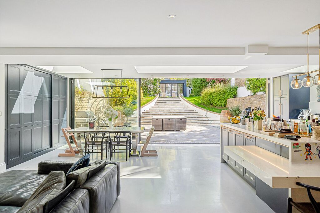 Image of Victoria Rise, London SW4