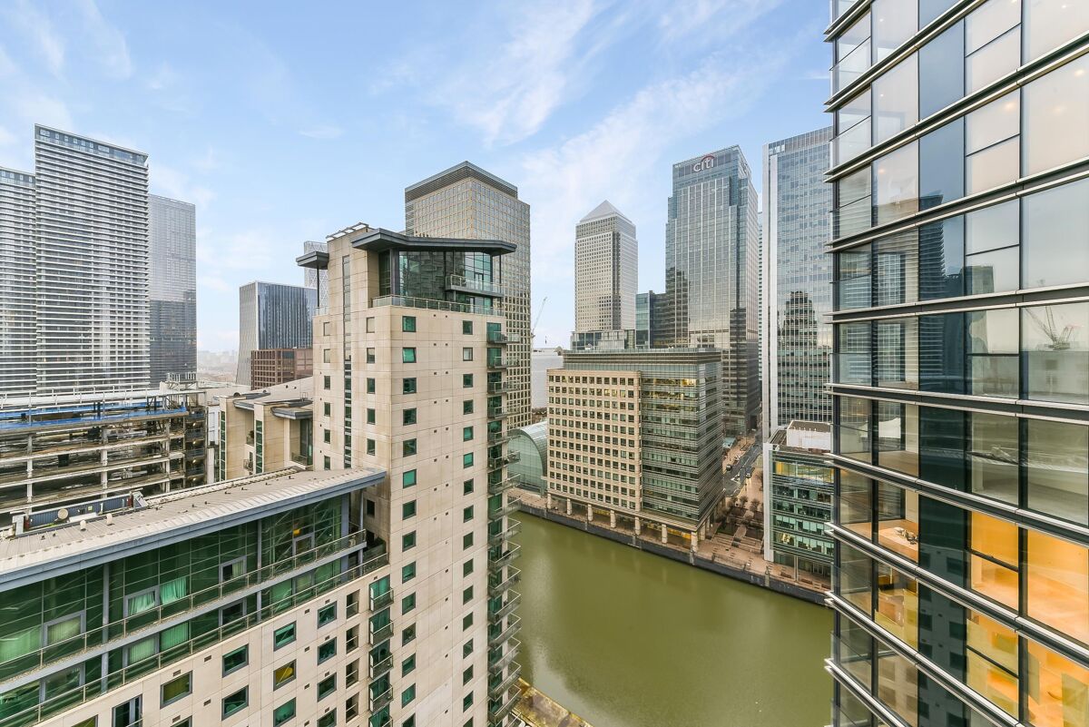 flat to rent in Hampton Tower,