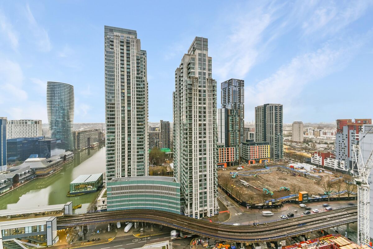 flat to rent in Hampton Tower,