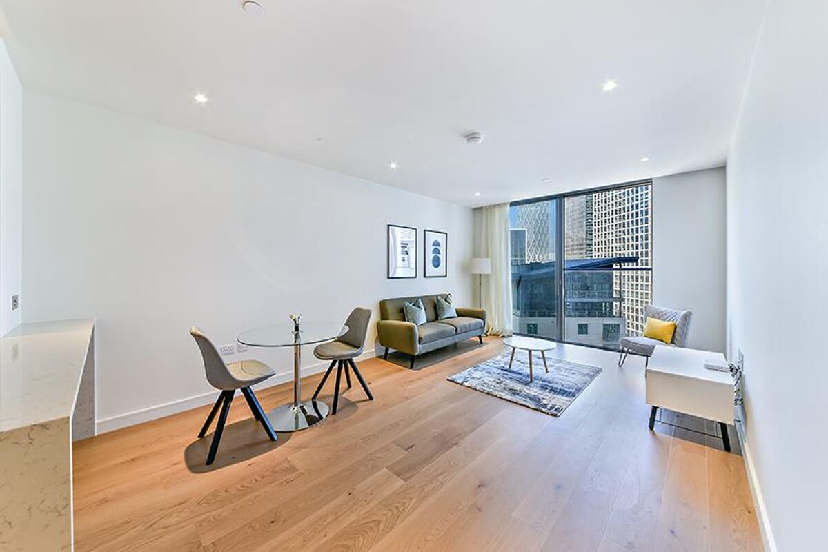 flat to rent in Hampton Tower,