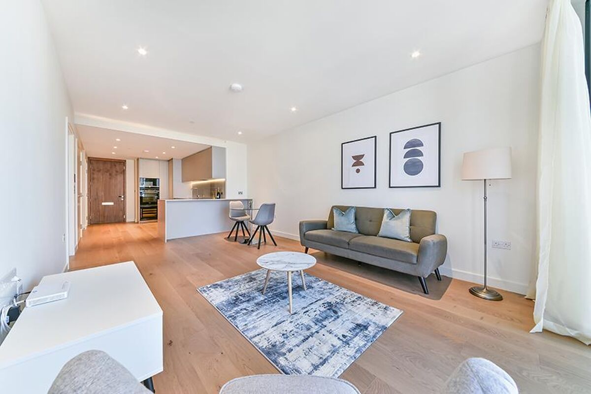 flat to rent in Hampton Tower,