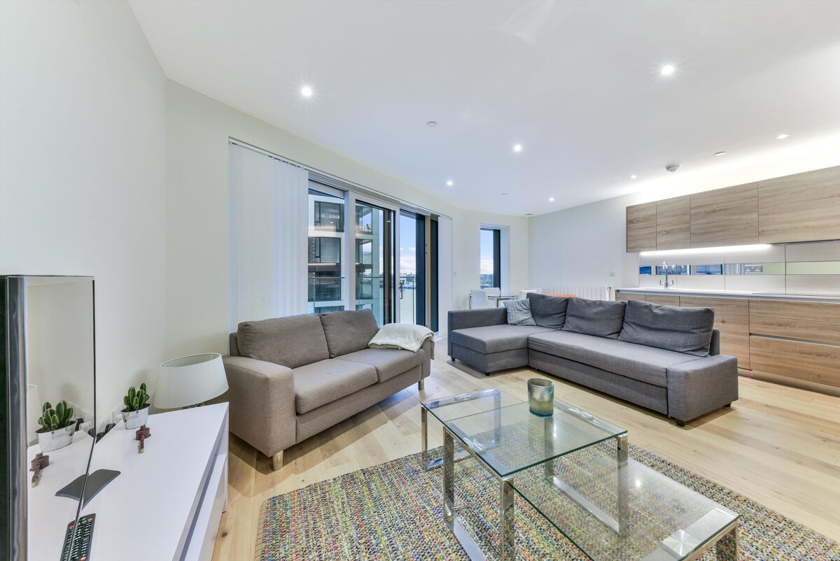 flat to rent in Hampton Apartments, Duke of Wellington Avenue, Royal