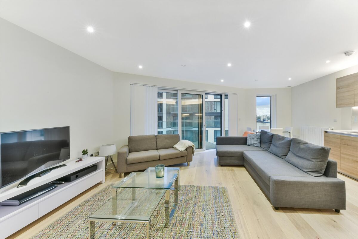 flat to rent in Hampton Apartments, Duke of Wellington Avenue, Royal