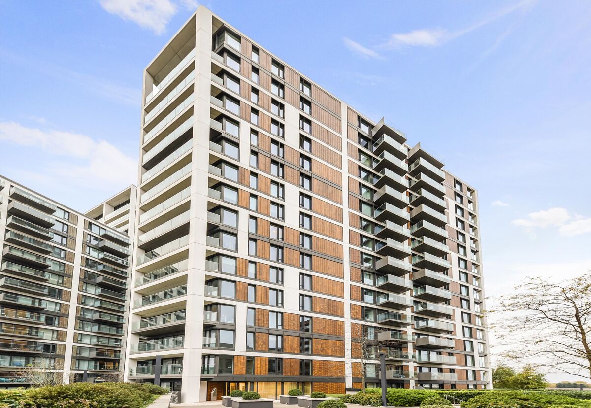 flat to rent in Hampton Apartments, Duke of Wellington Avenue, Royal