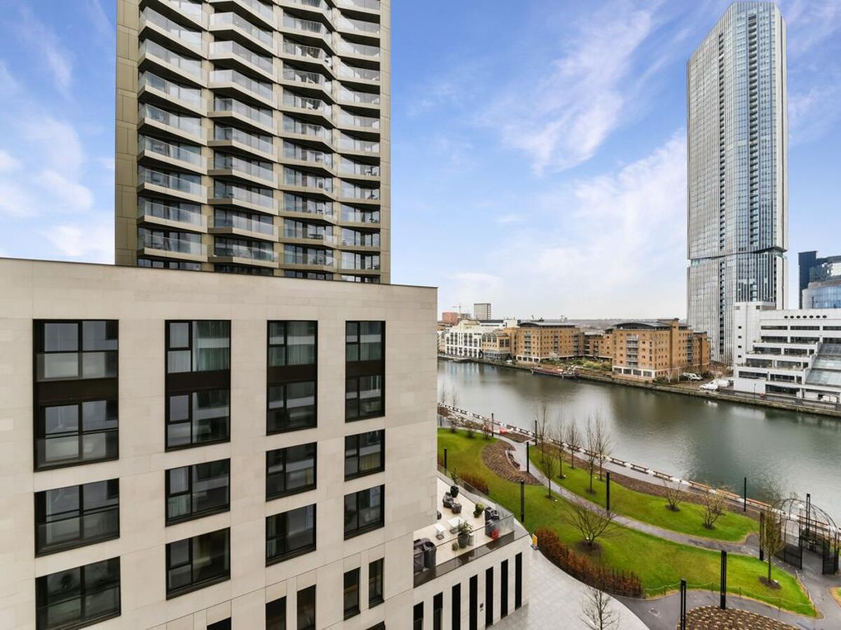 flat to rent in Park Drive, Canary Wharf, London, E14 CUS012121525