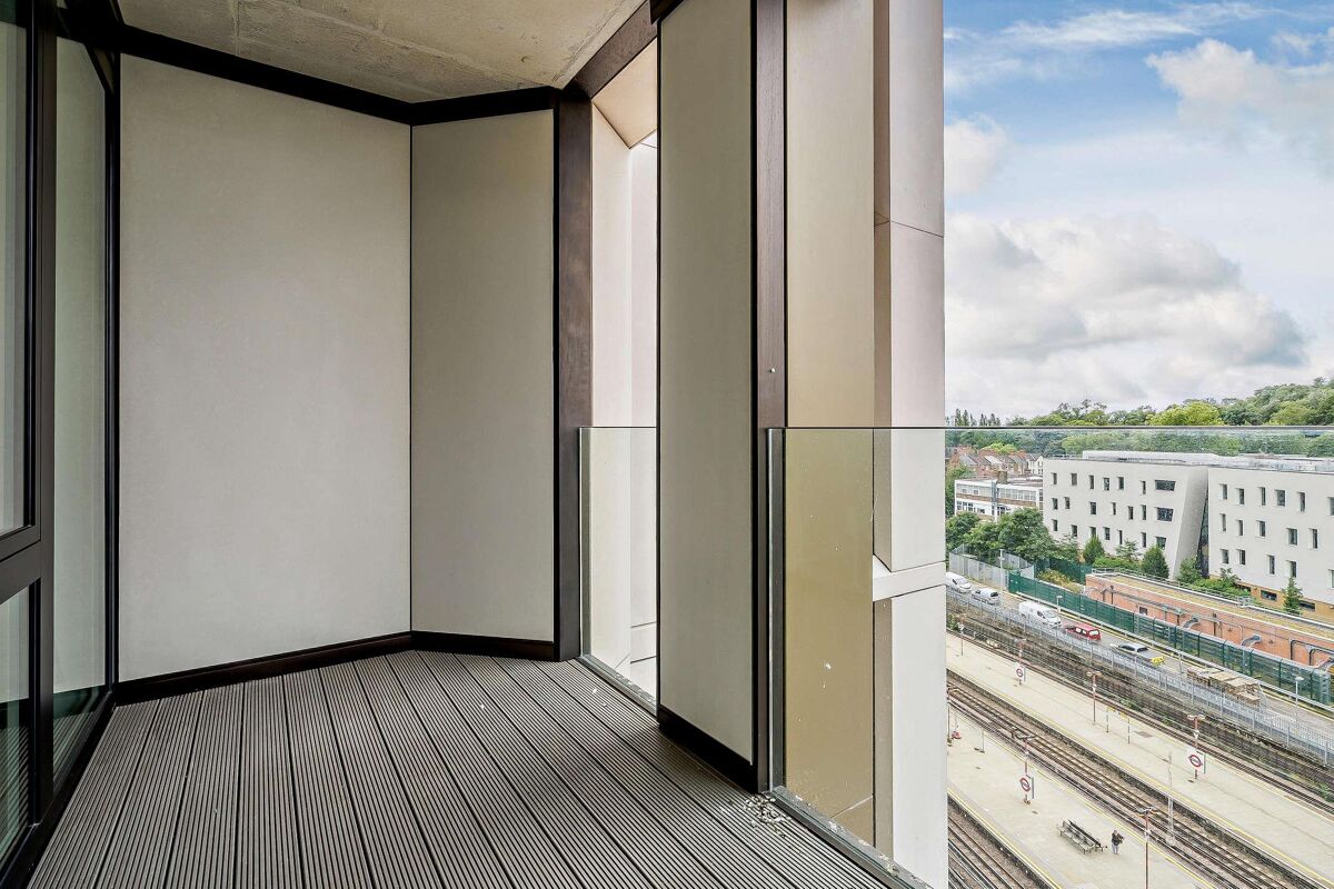 Flat to rent in Bryant Apartments, Perceval Square, College Road