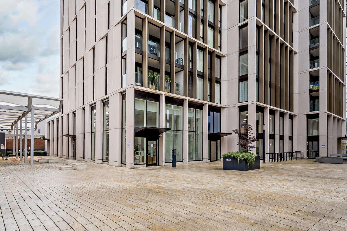 Flat to rent in Bryant Apartments, Perceval Square, College Road