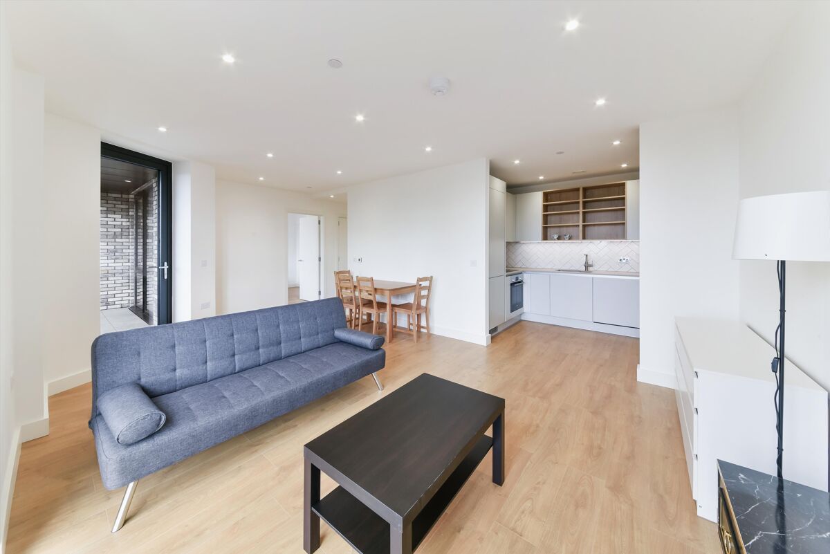 flat to rent in Tellicherry Court, Aberfeldy Square, London, E14