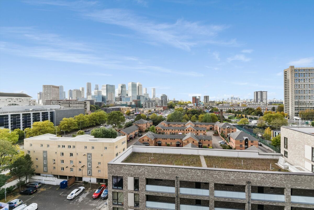 flat to rent in Tellicherry Court, Aberfeldy Square, London, E14