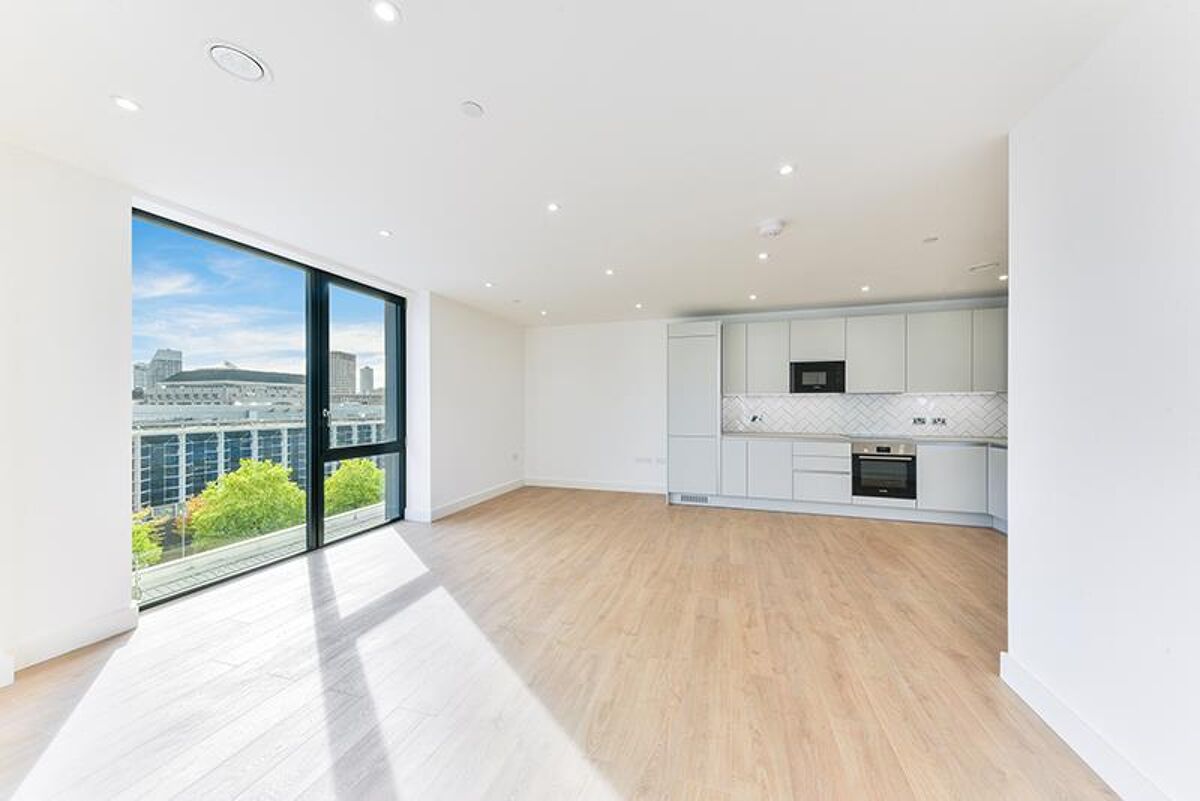 flat to rent in Tellicherry Court, Aberfeldy Square, London, E14