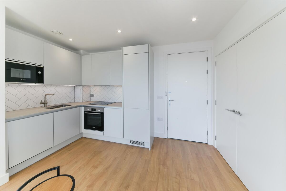 Flat to rent in Peppercorn Court, Blair Street, London, E14 CUS012291154 Knight Frank