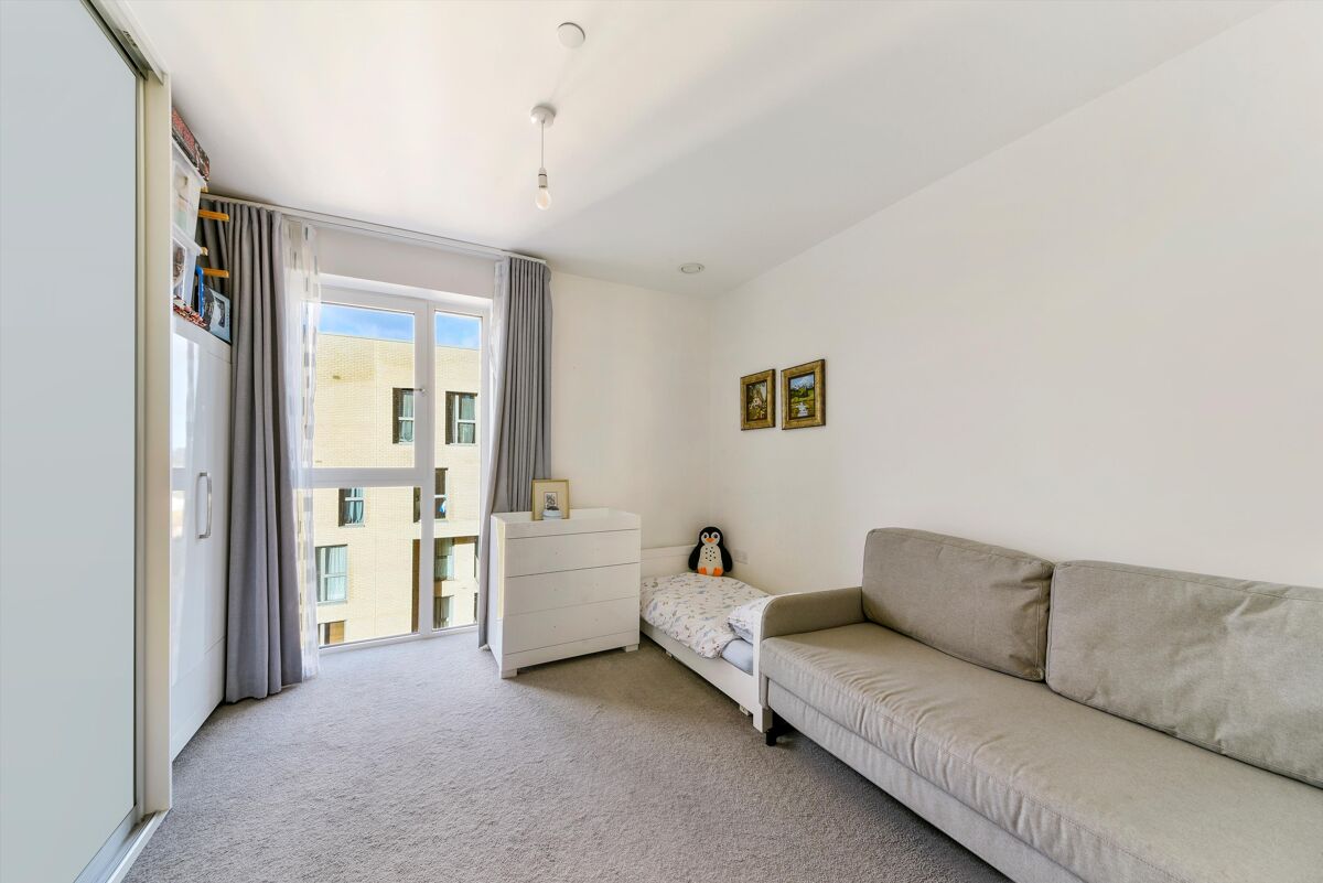 flat to rent in Woodlark Apartments, Damsel Walk, London, NW9
