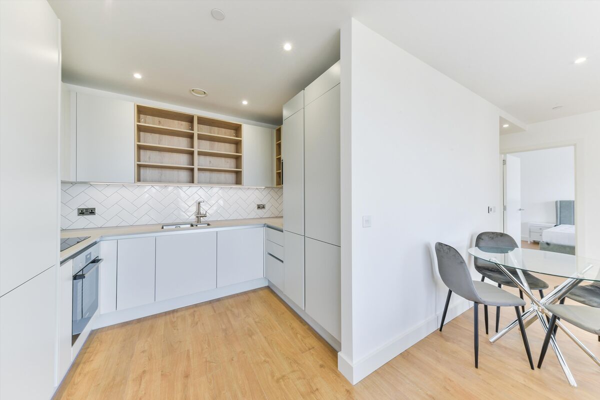 flat to rent in Aberfeldy Square, London, E14 CUS012356802 Knight Frank