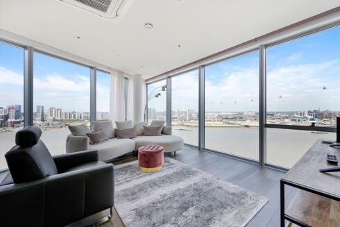Picture of 3 bedroom flat for rent.
