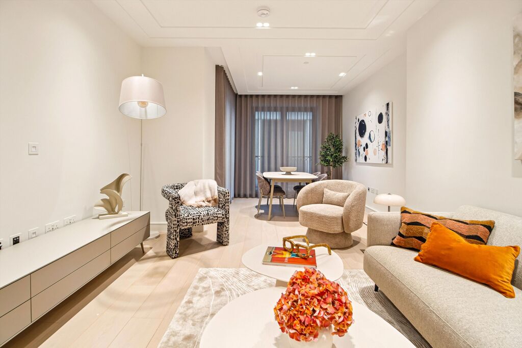 Image of Kensington High Street, London W8