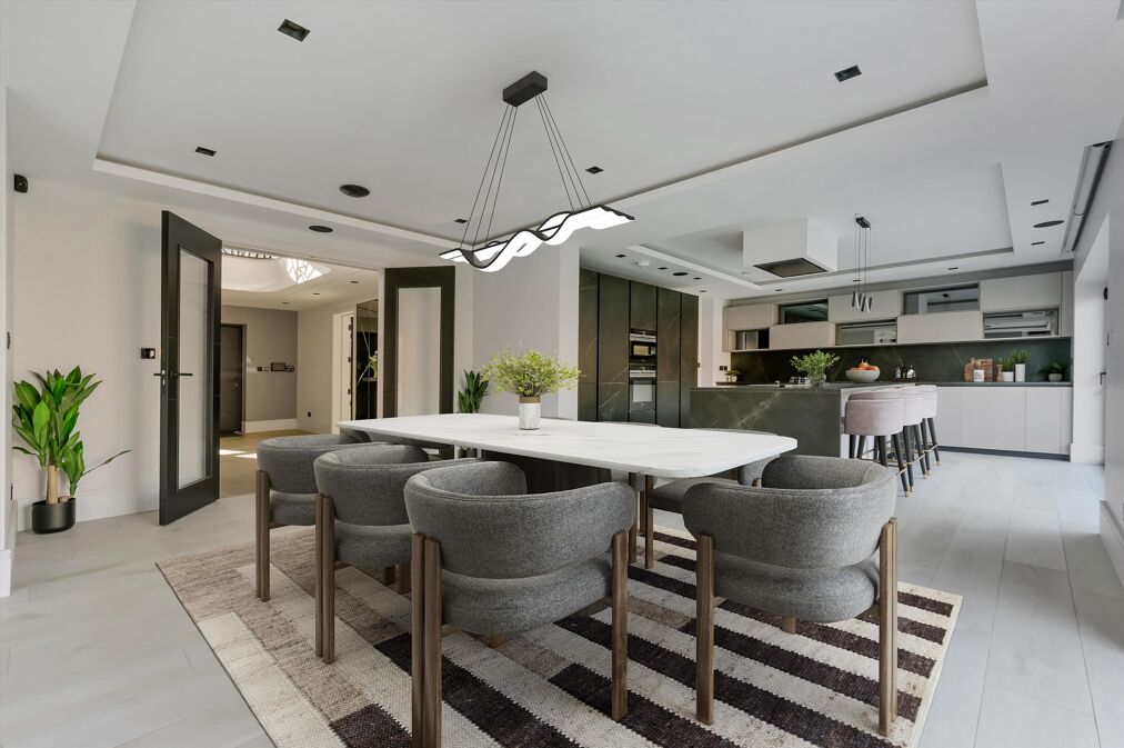 Image of Brookmans Avenue, Brookmans Park, Hatfield, Hertfordshire, AL9