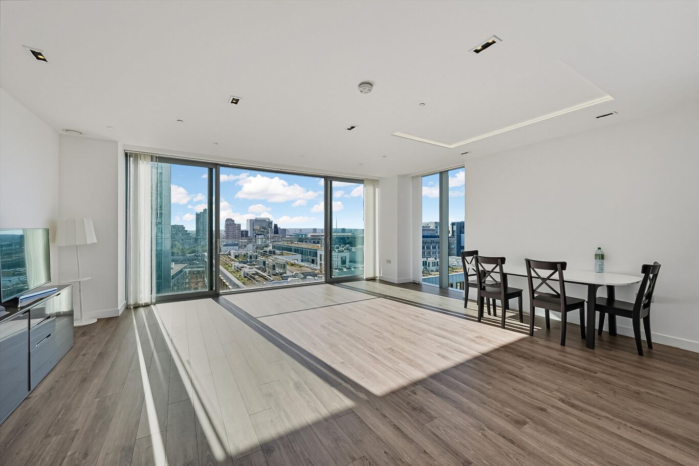 Image of Satin House, Piazza Walk, London E1