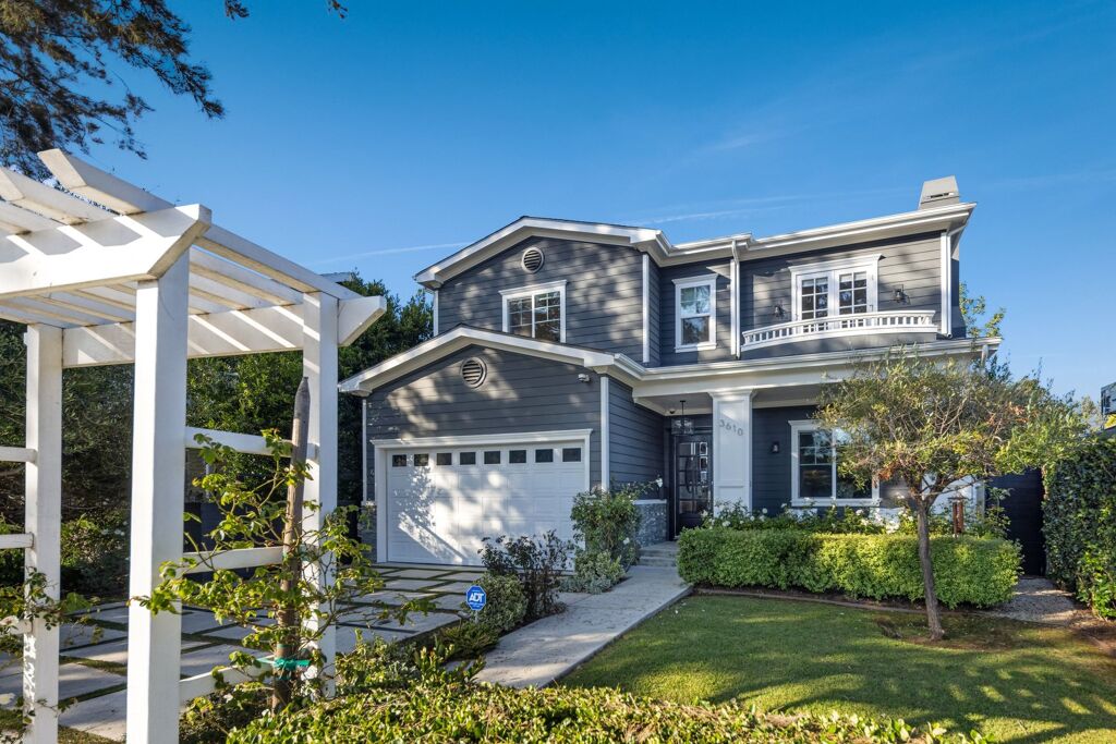 Image of 3610 Barry Ave, Los Angeles, CA, 90066, US