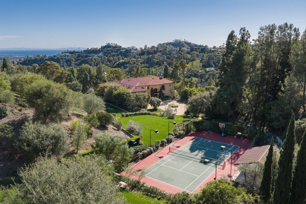 Image of 13058 Rivers Rd, Los Angeles, CA, 90049, United States