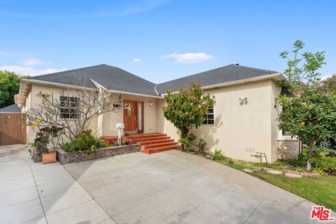 Picture of 3 bedroom house for sale.