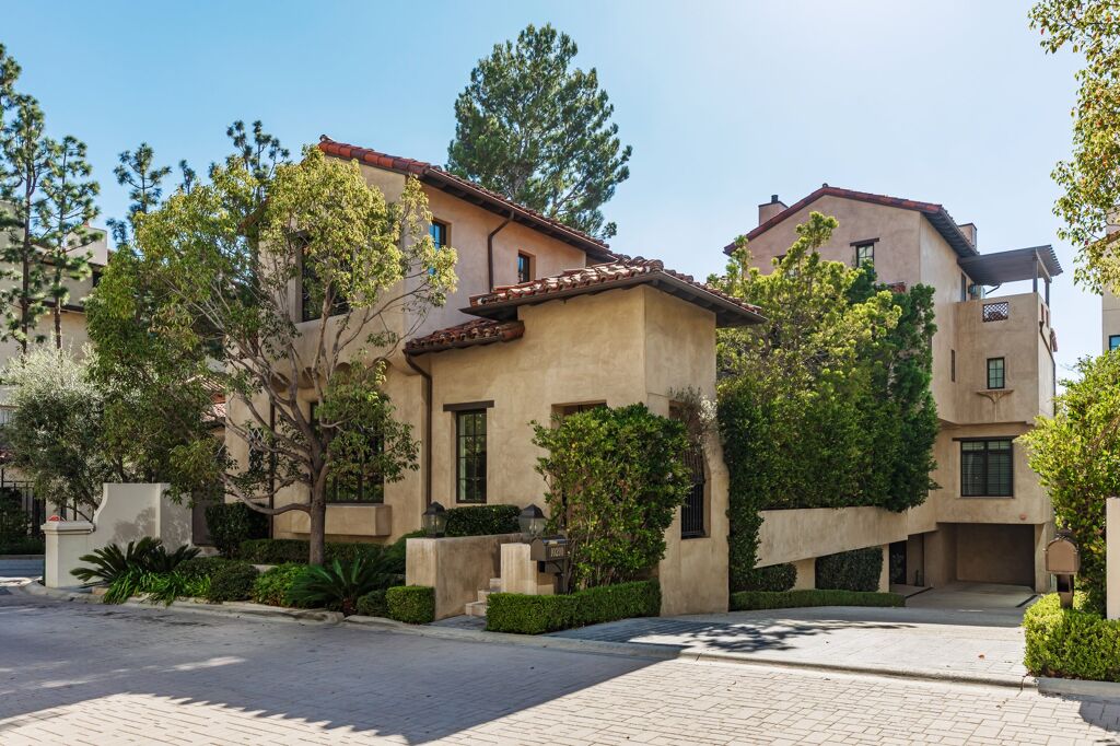 Image of 10210 Century Woods Dr, Los Angeles, CA, 90067, United States