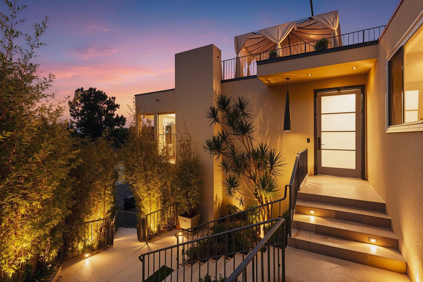 Image of 8715 Sunset Plaza Ter, Los Angeles, CA, 90069, US